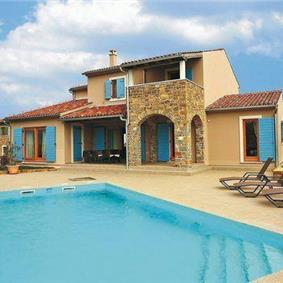 Istrian Villa with Pool and Sea Views near Buje, sleeps 8 