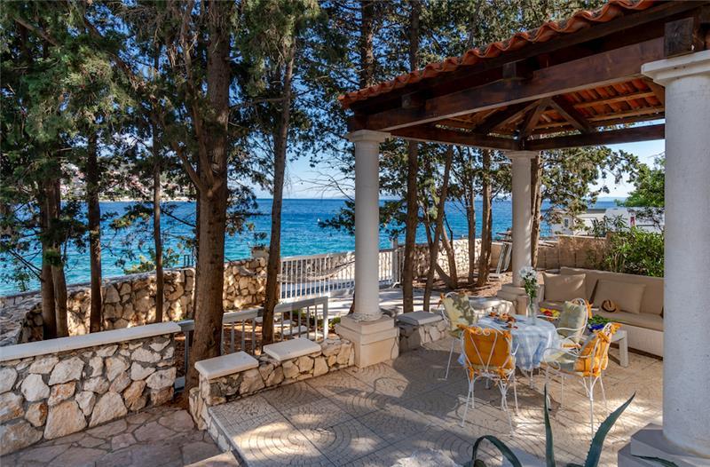 Beachfront villa in Ciovo, photograph 6