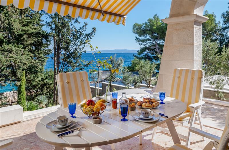 Beachfront villa in Ciovo, photograph 12