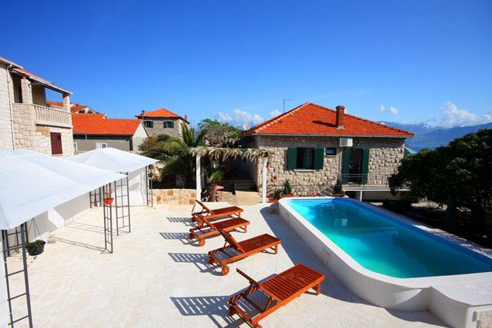 4 Bedroom Sea Front Villa with Pool in Postira, Brac Island, Sleeps 8