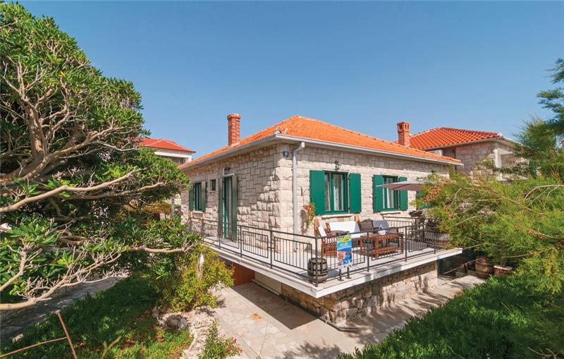 4 Bedroom Sea Front Villa with Pool in Postira, Brac Island, Sleeps 8