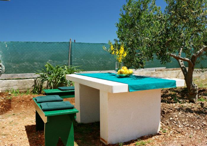 Sea-view villa in Pucisca, photograph 17