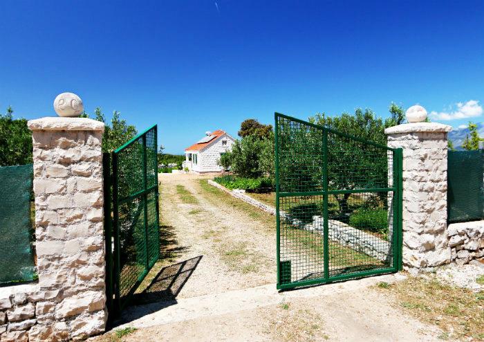Sea-view villa in Pucisca, photograph 24