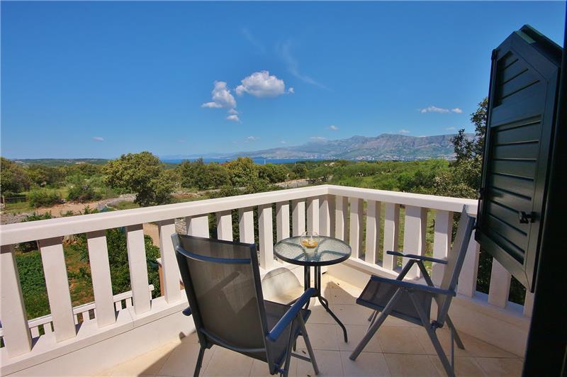 Sea-view villa in Pucisca, photograph 4