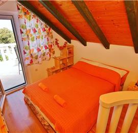 2 Bedroom Villa with Pool and Sea Views on Brac Island, sleeps 4-6