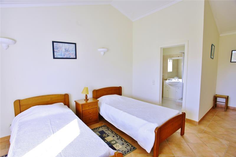 Villa in Vale do Lobo, photograph 11