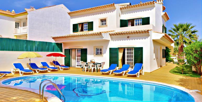 Charming 4 bedroom Villa with Pool in Albufeira, Sleeps 8