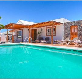 Charming 4 bedroom Villa with Pool in Albufeira, Sleeps 8