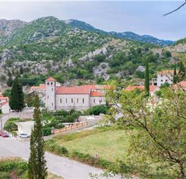 2 Bedroom Villa with Pool and Beautiful Views near Gruda, Dubrovnik Region, Sleeps 5