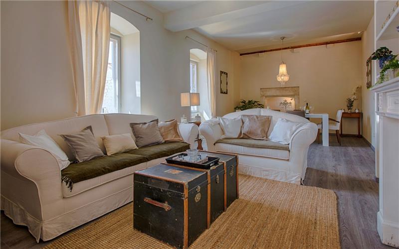 Sea-view villa in Hvar Town, photograph 4