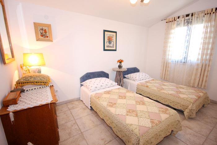 2 Bedroom Villa in Sevid near Primosten, Sleeps 4