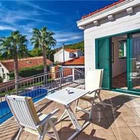 3 Bedroom Villa with Pool in Sumartin on Brac, sleeps 8-10