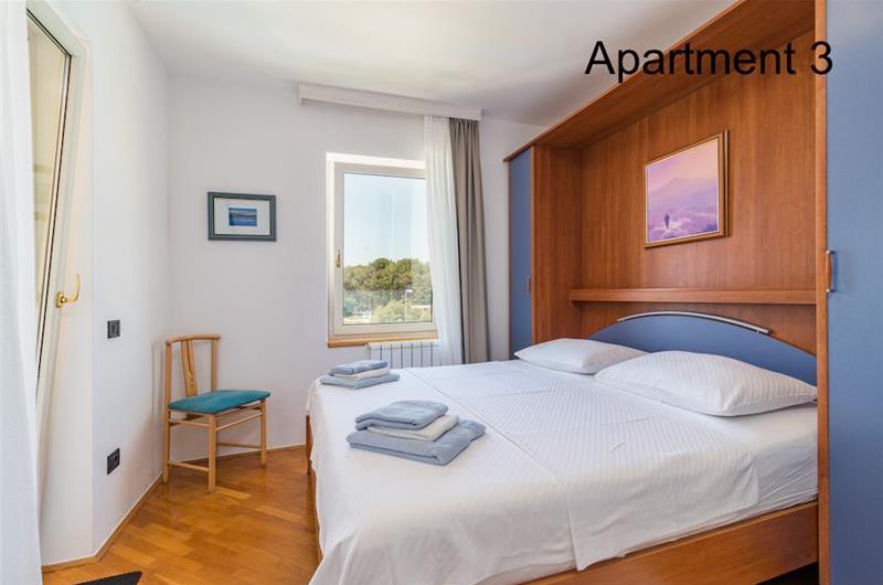 1 bedroom Seaside Apartments with pool in Medulin, Sleeps 2