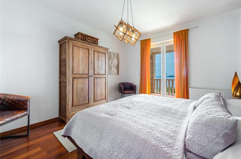 Stunning 4 bedroom Luxury villa near Dubrovnik, Sleeps 8-10
