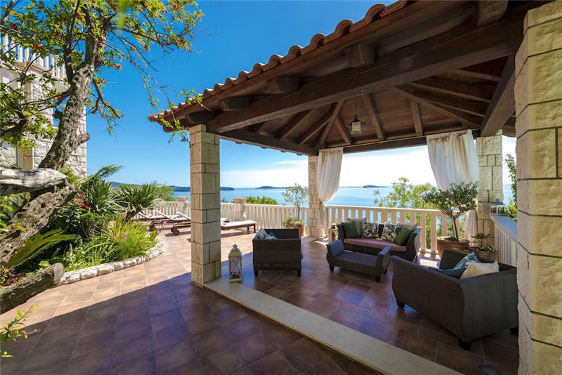 Sea-view villa in Soline, photograph 14