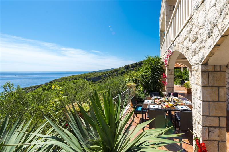 Sea-view villa in Soline, photograph 12