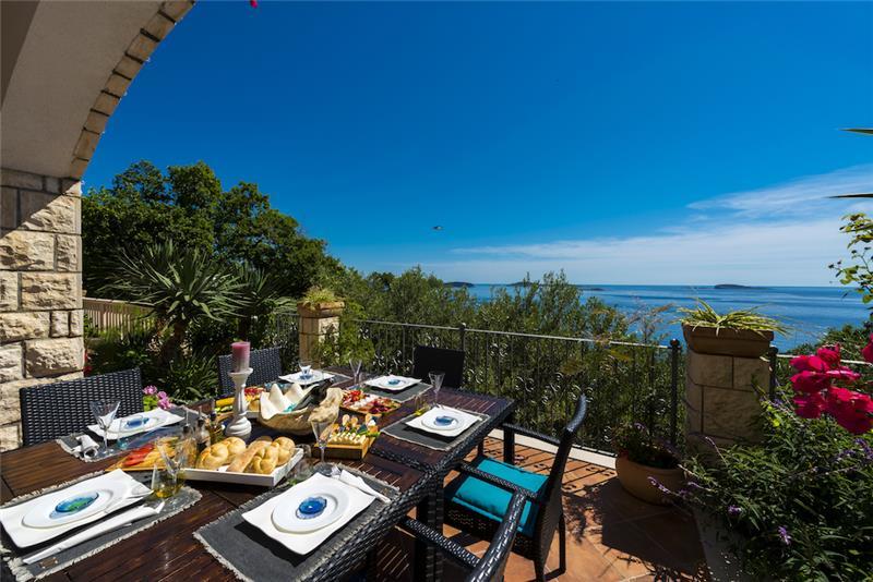 Sea-view villa in Soline, photograph 10