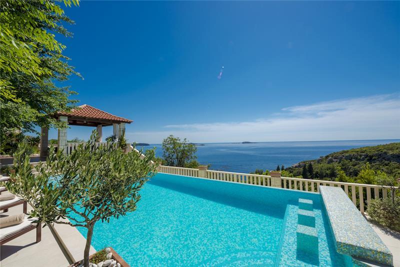 Sea-view villa in Soline, photograph 6