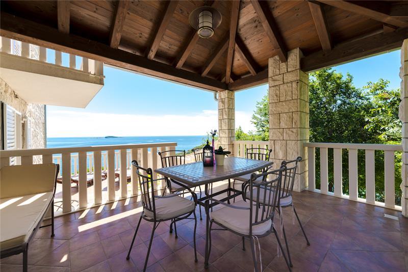 Sea-view villa in Soline, photograph 16