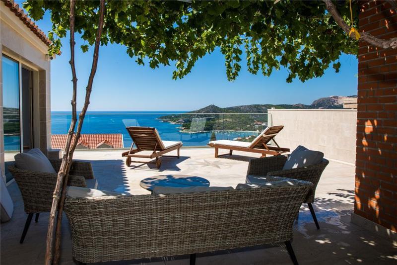 Sea-view villa in Mlini, photograph 4