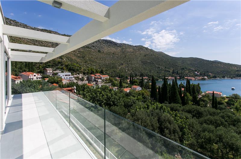 Beachfront villa in Zaton, photograph 15