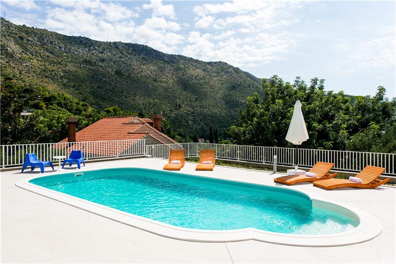 Beachfront villa in Zaton, photograph 3