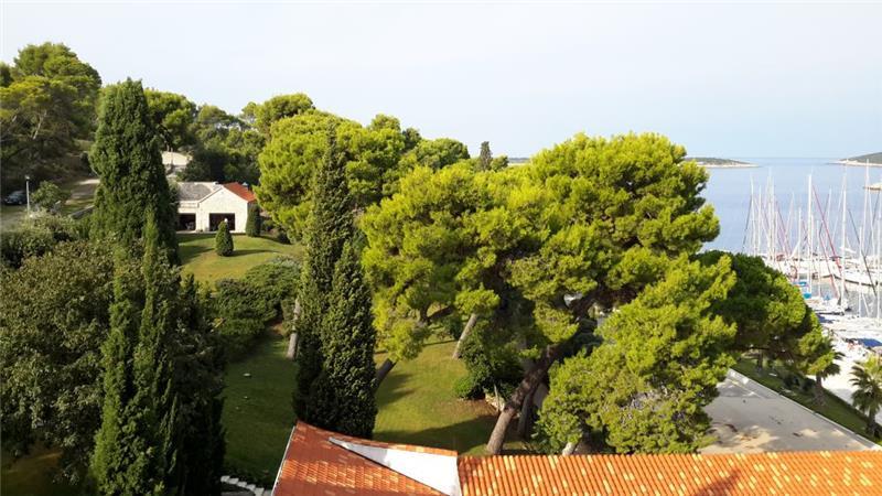 Luxury Dalmatian Island Castle-style Villa with Pool, sleeps 16-20
