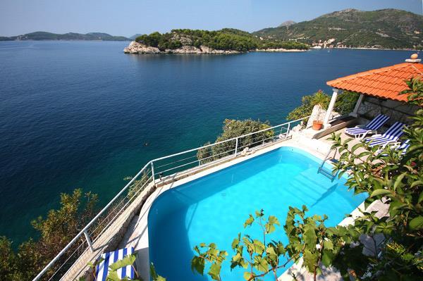 Beachfront villa in Stikovica, photograph 3