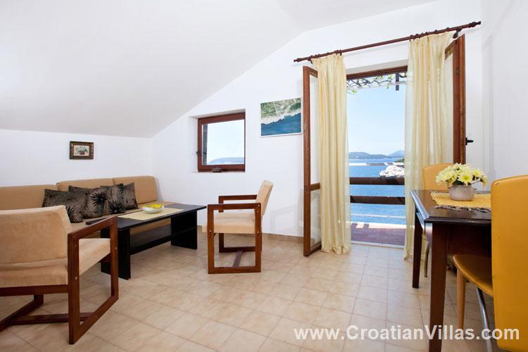 Beachfront villa in Stikovica, photograph 7