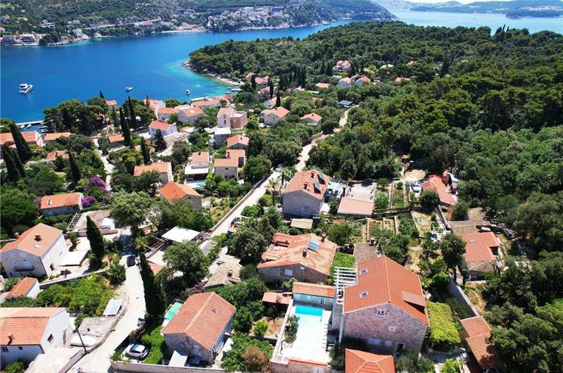 8 Bedroom Seaside Villa with Pool in Zaton Bay near Dubrovnik, Sleeps 17-23