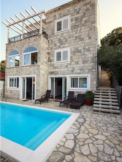 8 Bedroom Seaside Villa with Pool in Zaton Bay near Dubrovnik, Sleeps 17-22