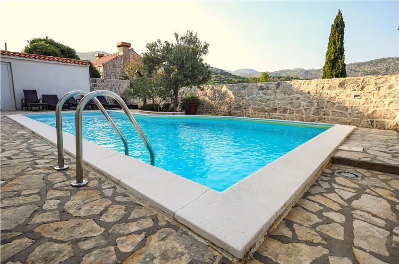 8 Bedroom Seaside Villa with Pool in Zaton Bay near Dubrovnik, Sleeps 17-22
