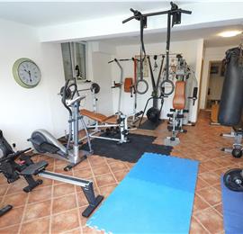 8 Bedroom Seaside Villa with Pool in Zaton Bay near Dubrovnik, Sleeps 17-22