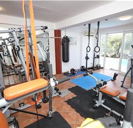 8 Bedroom Seaside Villa with Pool in Zaton Bay near Dubrovnik, Sleeps 17-22