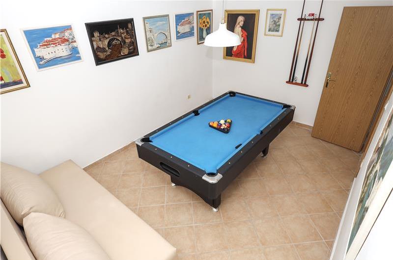 8 Bedroom Seaside Villa with Pool in Zaton Bay near Dubrovnik, Sleeps 17-22