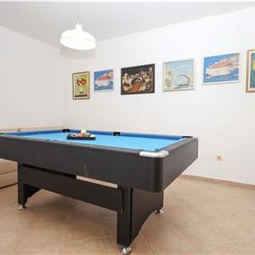 8 Bedroom Seaside Villa with Pool in Zaton Bay near Dubrovnik, Sleeps 17-22