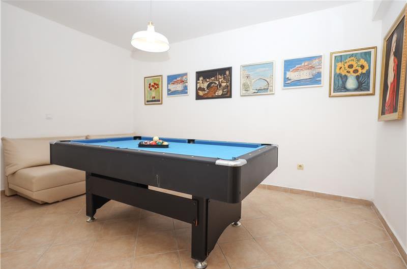 8 Bedroom Seaside Villa with Pool in Zaton Bay near Dubrovnik, Sleeps 17-22