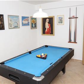 8 Bedroom Seaside Villa with Pool in Zaton Bay near Dubrovnik, Sleeps 17-22