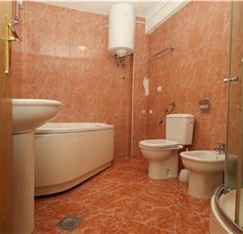 8 Bedroom Seaside Villa with Pool in Zaton Bay near Dubrovnik, Sleeps 17-22