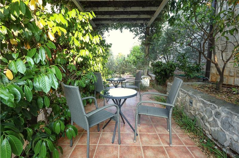 8 Bedroom Seaside Villa with Pool in Zaton Bay near Dubrovnik, Sleeps 17-22