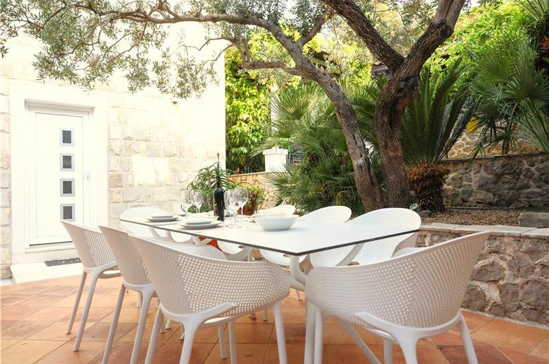 8 Bedroom Seaside Villa with Pool in Zaton Bay near Dubrovnik, Sleeps 17-22
