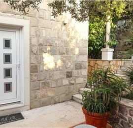 8 Bedroom Seaside Villa with Pool in Zaton Bay near Dubrovnik, Sleeps 17-22