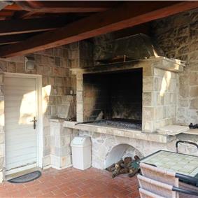 8 Bedroom Seaside Villa with Pool in Zaton Bay near Dubrovnik, Sleeps 17-22