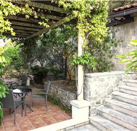8 Bedroom Seaside Villa with Pool in Zaton Bay near Dubrovnik, Sleeps 17-22