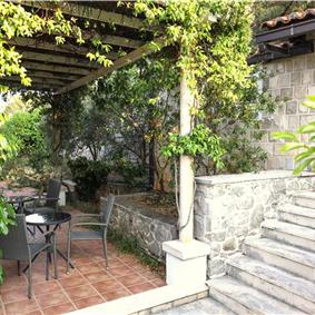 8 Bedroom Seaside Villa with Pool in Zaton Bay near Dubrovnik, Sleeps 17-22