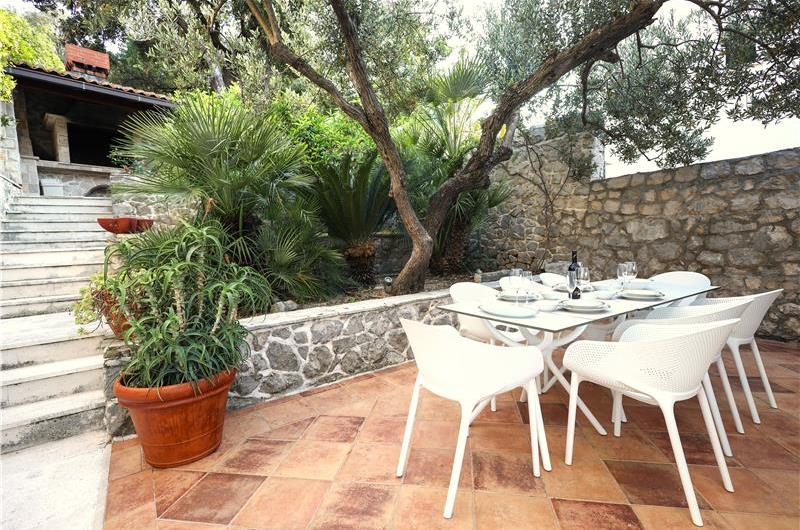 8 Bedroom Seaside Villa with Pool in Zaton Bay near Dubrovnik, Sleeps 17-22