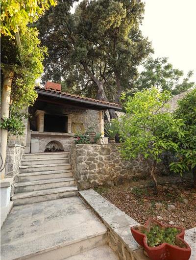 8 Bedroom Seaside Villa with Pool in Zaton Bay near Dubrovnik, Sleeps 17-22