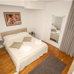 8 Bedroom Seaside Villa with Pool in Zaton Bay near Dubrovnik, Sleeps 17-22