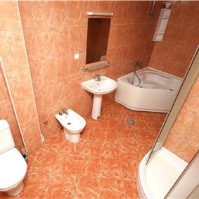 8 Bedroom Seaside Villa with Pool in Zaton Bay near Dubrovnik, Sleeps 17-22