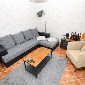 8 Bedroom Seaside Villa with Pool in Zaton Bay near Dubrovnik, Sleeps 17-22